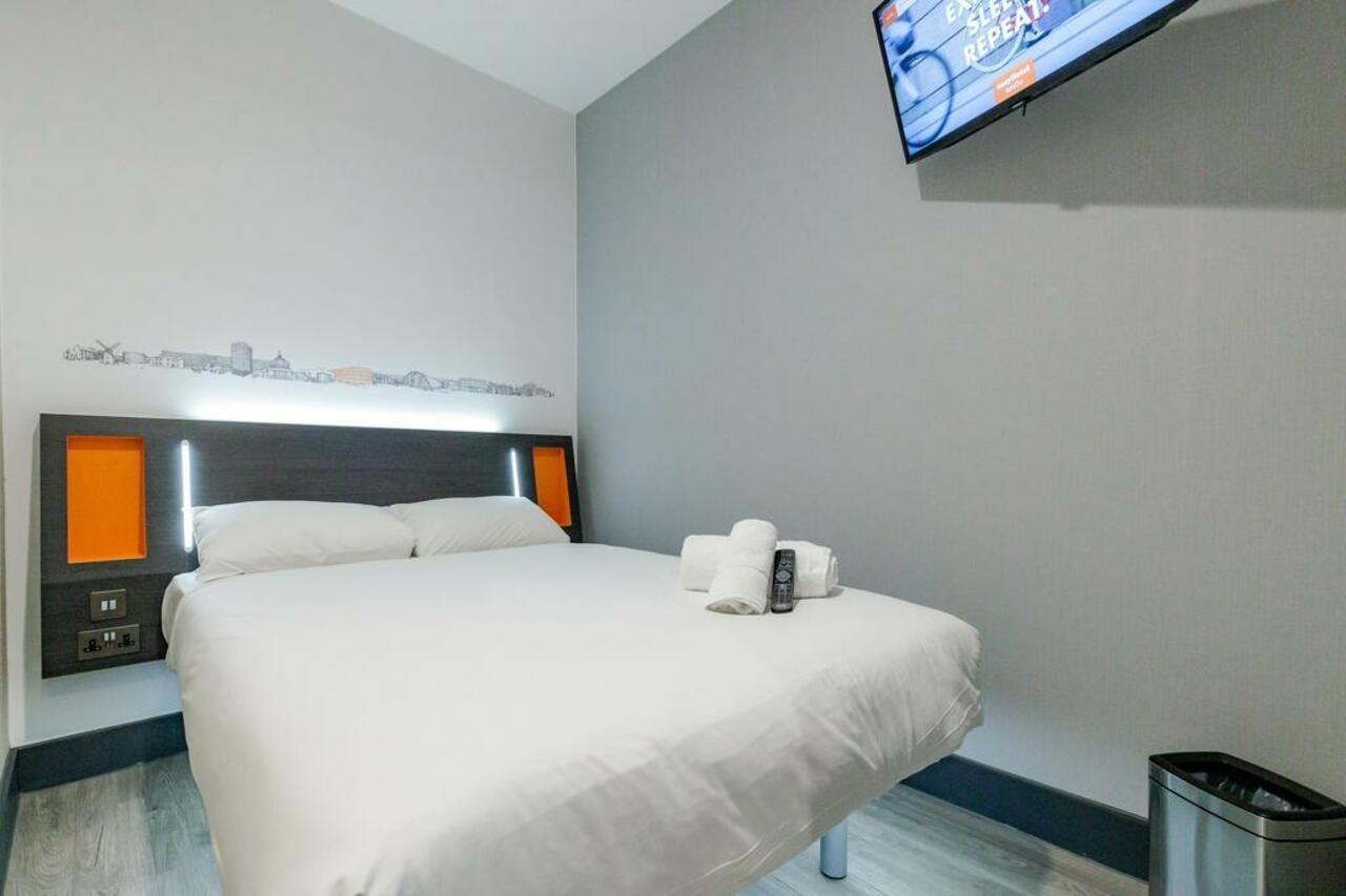 Easyhotel Milton Keynes Dış mekan fotoğraf