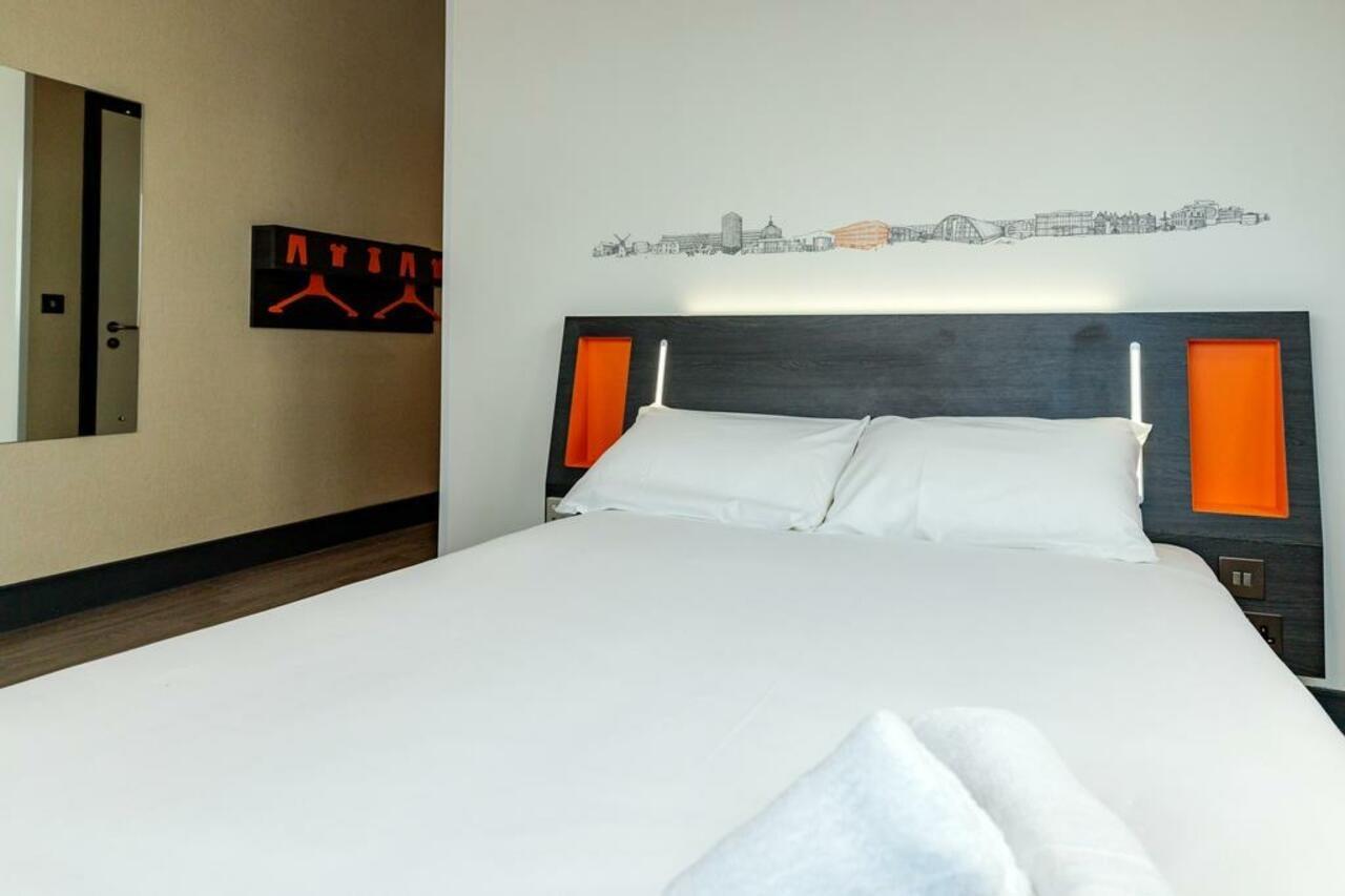 Easyhotel Milton Keynes Dış mekan fotoğraf