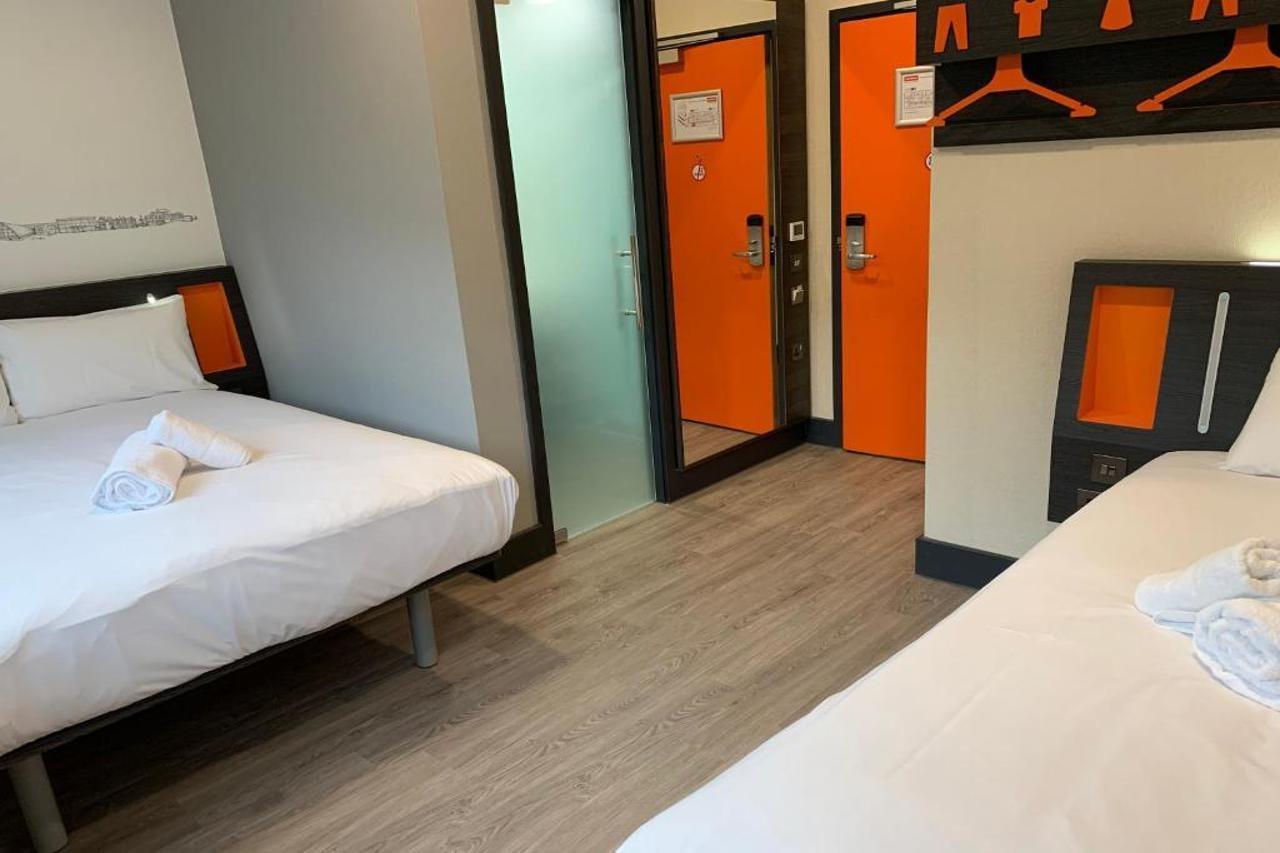 Easyhotel Milton Keynes Dış mekan fotoğraf