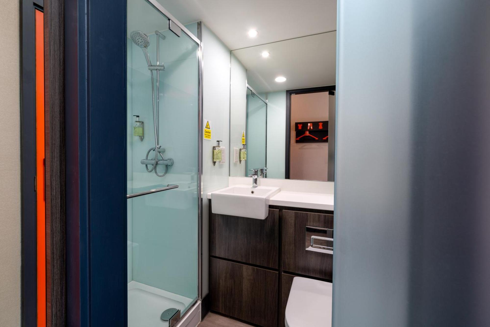 Easyhotel Milton Keynes Dış mekan fotoğraf