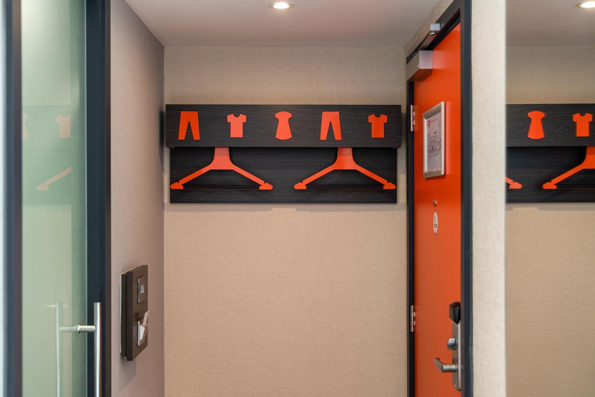 Easyhotel Milton Keynes Dış mekan fotoğraf