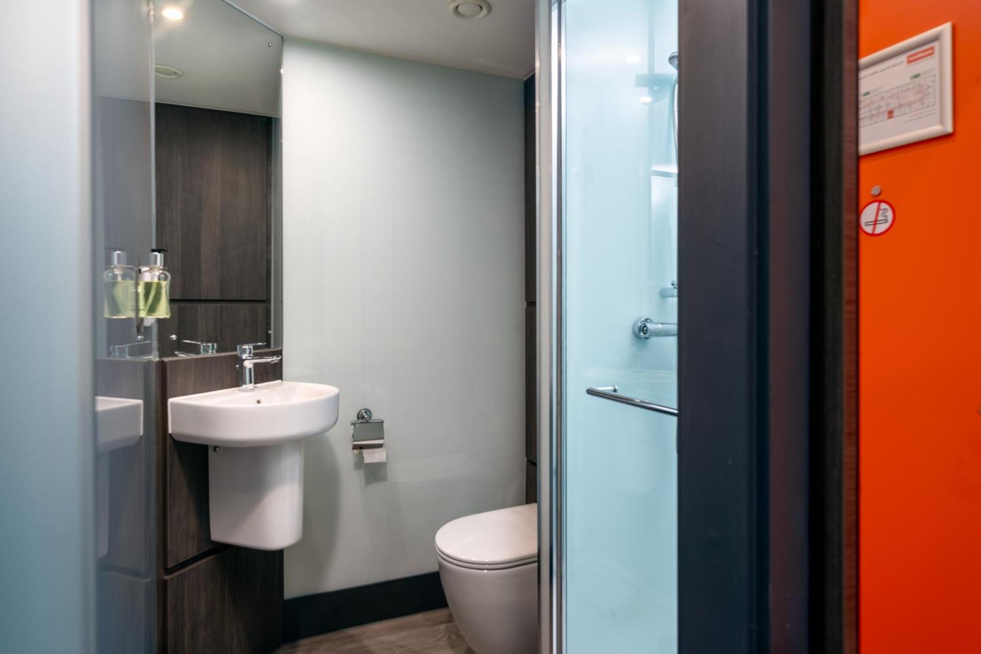Easyhotel Milton Keynes Dış mekan fotoğraf