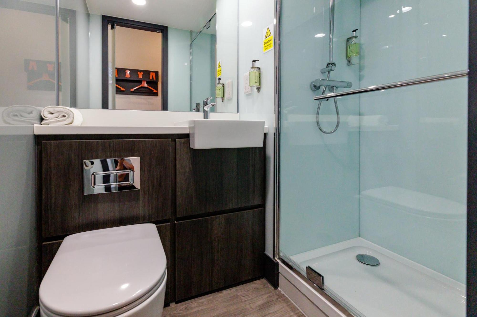 Easyhotel Milton Keynes Dış mekan fotoğraf
