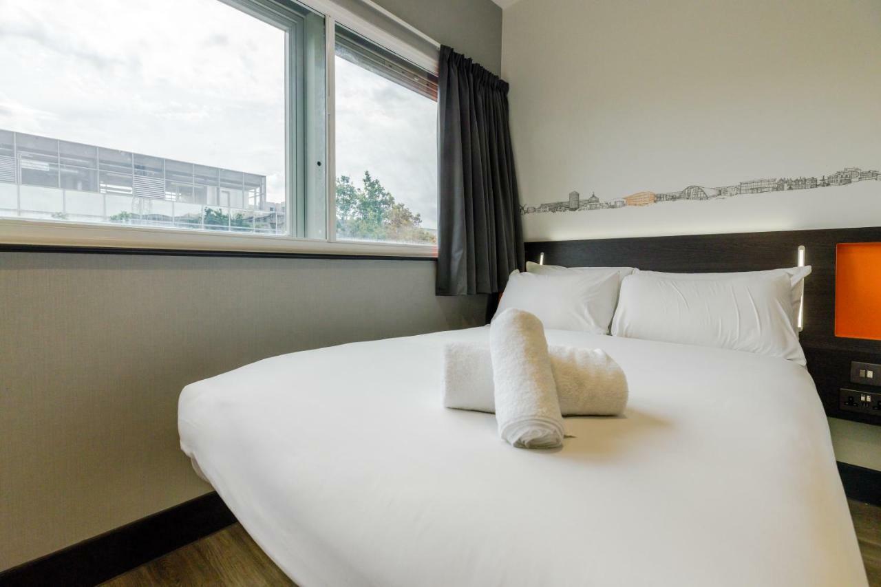Easyhotel Milton Keynes Dış mekan fotoğraf